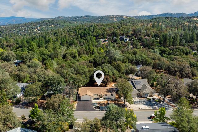 18082 Hummingbird Dr, Penn Valley, CA 95946