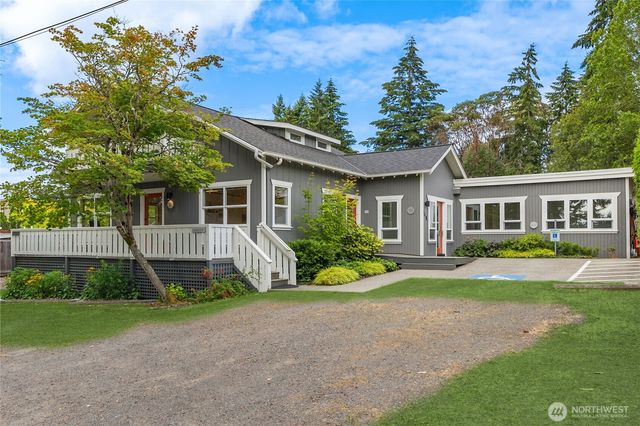 151 Finch Place SW, Bainbridge Island, WA 98110