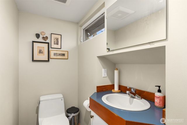 151 Finch Place SW, Bainbridge Island, WA 98110