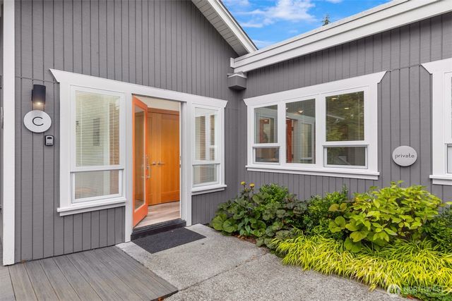 151 Finch Place SW, Bainbridge Island, WA 98110