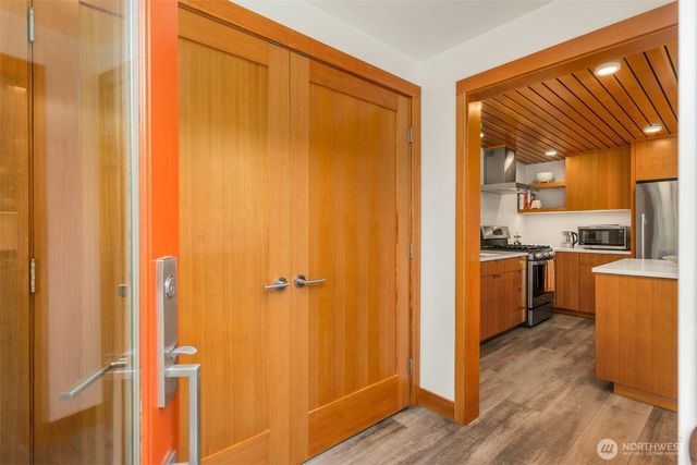 151 Finch Place SW, Bainbridge Island, WA 98110
