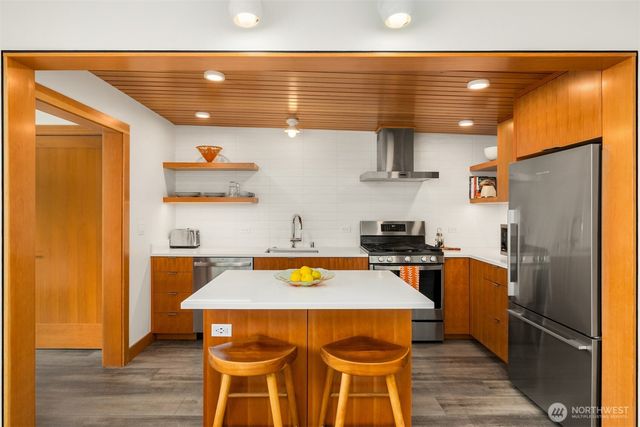 151 Finch Place SW, Bainbridge Island, WA 98110