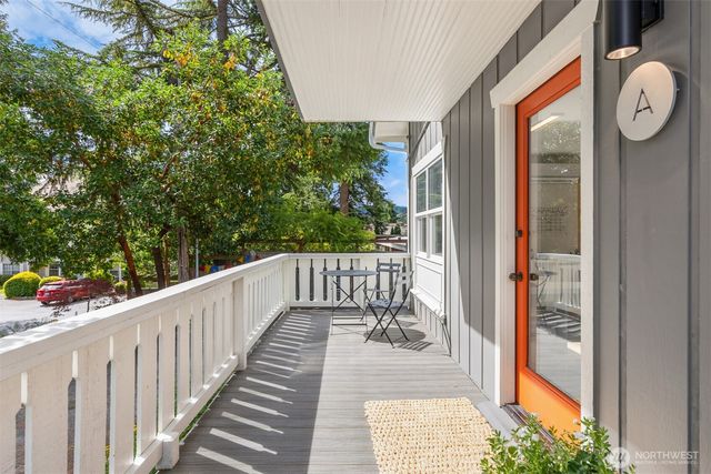 151 Finch Place SW, Bainbridge Island, WA 98110