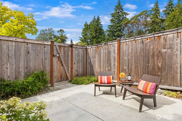 151 Finch Place SW, Bainbridge Island, WA 98110