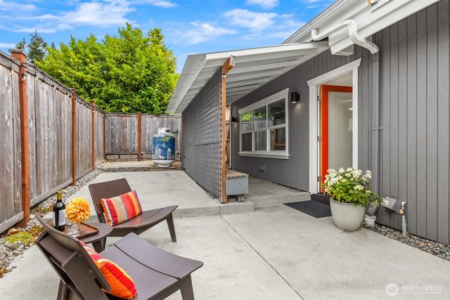 151 Finch Place SW, Bainbridge Island, WA 98110