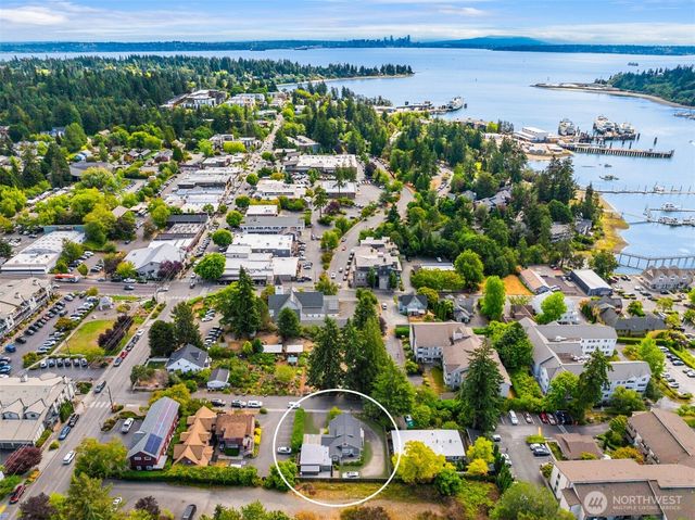 151 Finch Place SW, Bainbridge Island, WA 98110