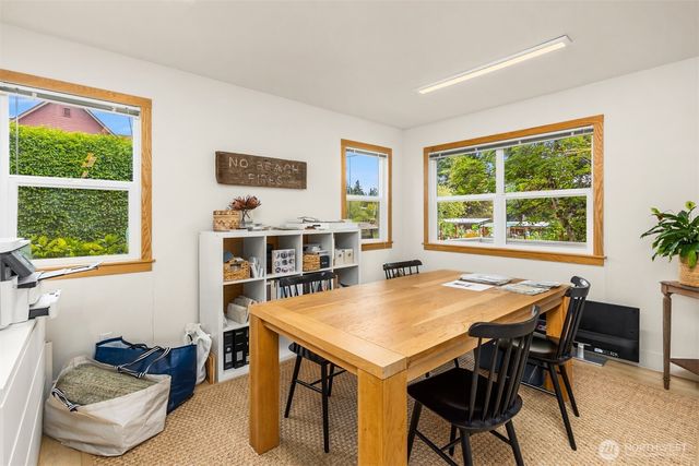 151 Finch Place SW, Bainbridge Island, WA 98110
