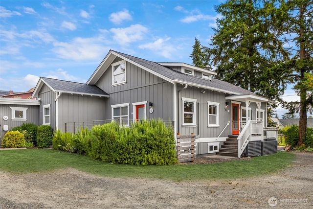 151 Finch Place SW, Bainbridge Island, WA 98110