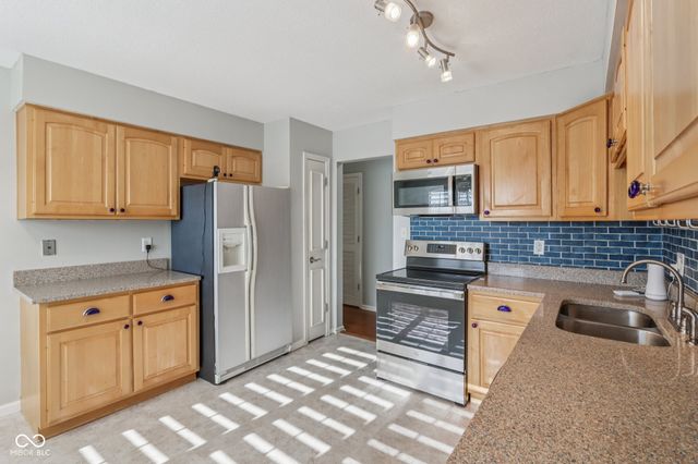 536 E Hunters Drive C, Carmel, IN 46032