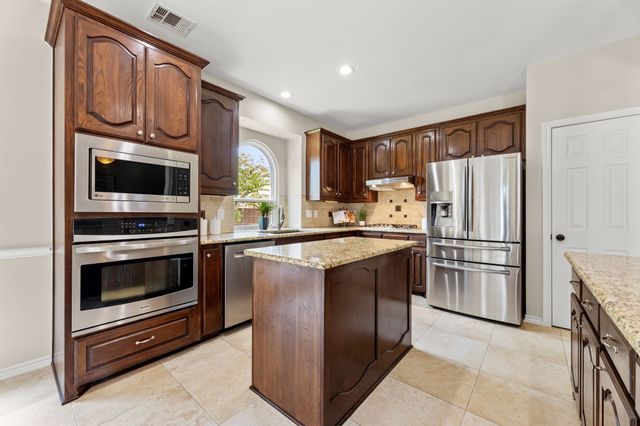 514 Newport Court, Murphy, TX 75094