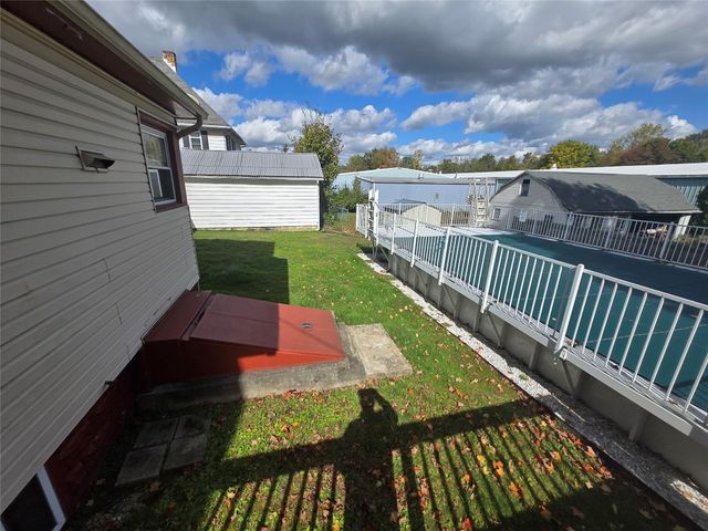 127 CONNEAUT Street, Linesville, PA 16412