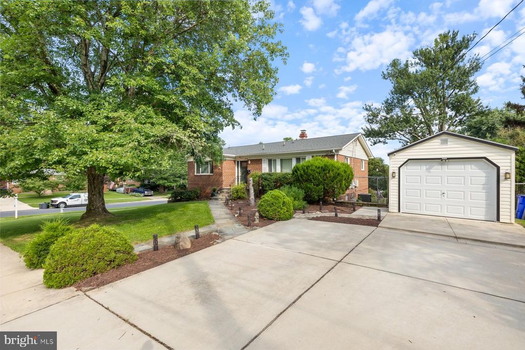 13700 FRANKFORT CT, Rockville, MD 20853