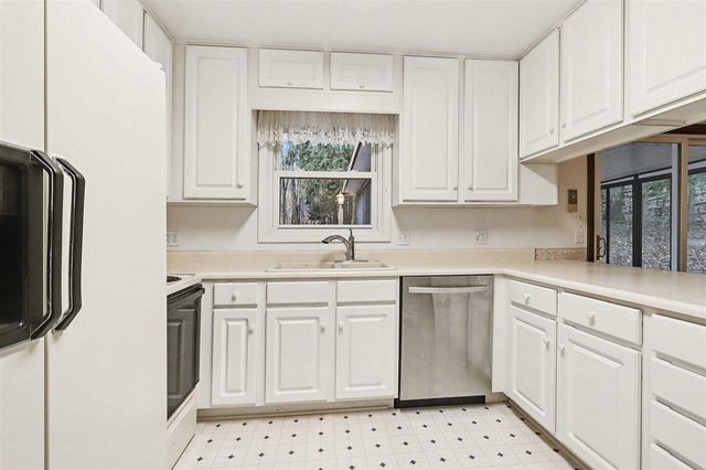 6528 Owen Drive, Kalamazoo, MI 49009