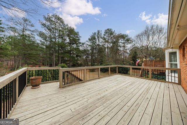 510 Brickleberry Lane, Roswell, GA 30075