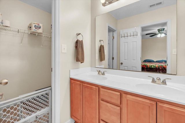 136 Van Riggs Road, Hubert, NC 28539