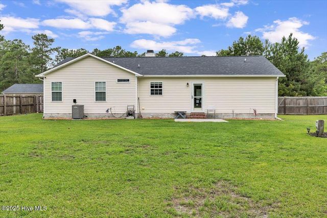 136 Van Riggs Road, Hubert, NC 28539