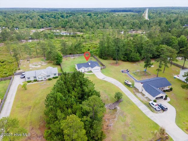 136 Van Riggs Road, Hubert, NC 28539