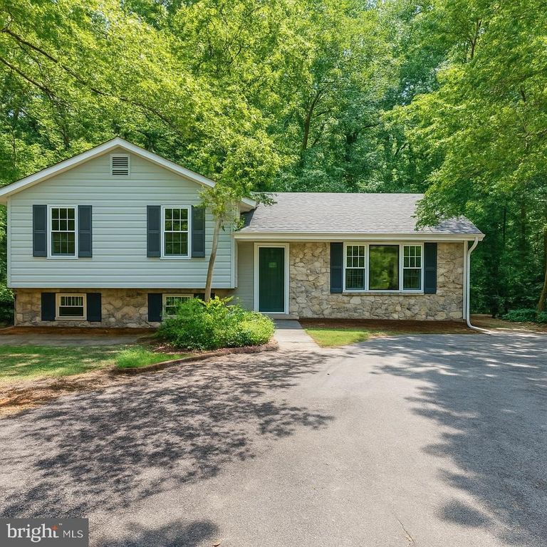 8566 STOCK DR, Lusby, MD 20657