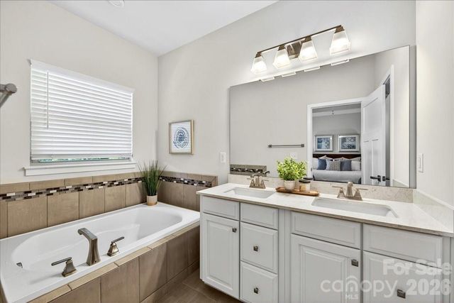 1641 Bark Branch Lane, Charlotte, NC 28205