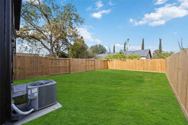 964 Lucky Street B, Houston, TX 77088