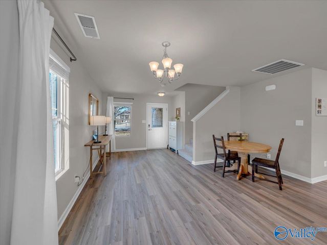 220 Valleyside Drive NE, Huntsville, AL 35810