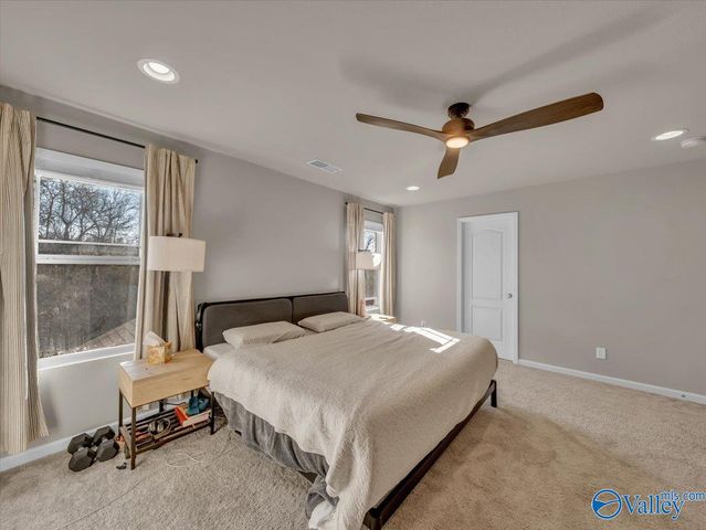 220 Valleyside Drive NE, Huntsville, AL 35810