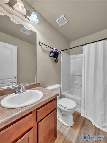 220 Valleyside Drive NE, Huntsville, AL 35810