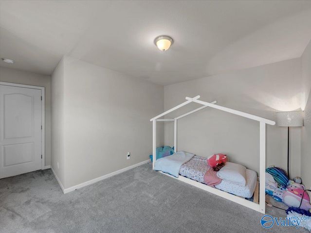 220 Valleyside Drive NE, Huntsville, AL 35810