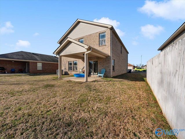 220 Valleyside Drive NE, Huntsville, AL 35810