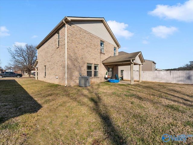 220 Valleyside Drive NE, Huntsville, AL 35810