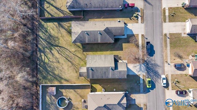 220 Valleyside Drive NE, Huntsville, AL 35810