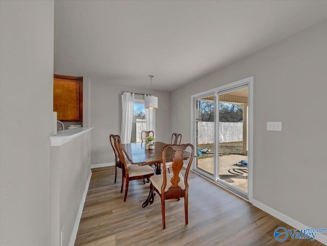 220 Valleyside Drive NE, Huntsville, AL 35810