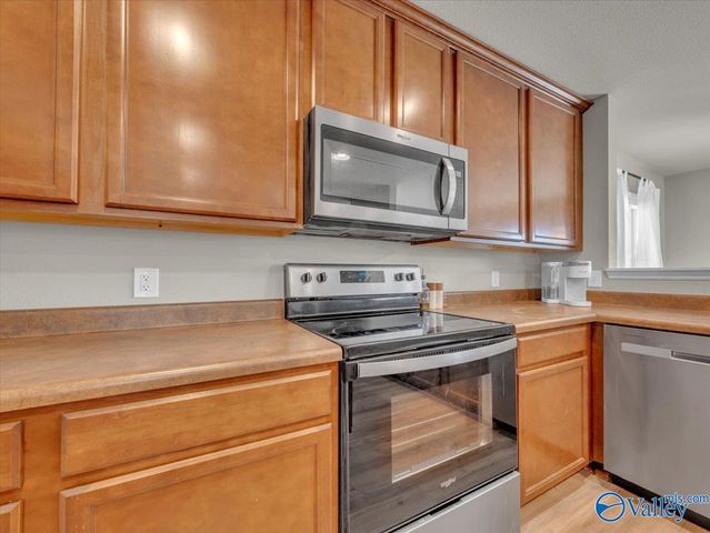 220 Valleyside Drive NE, Huntsville, AL 35810