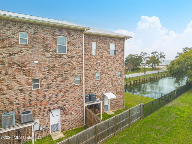 2 Oak Alley Lane, Long Beach, MS 39560