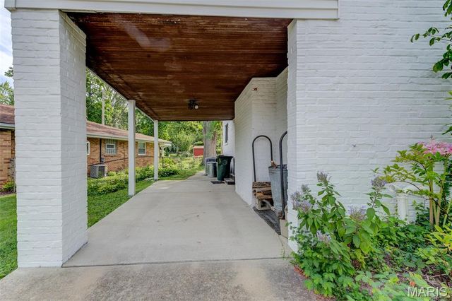 2336 Rockdale Avenue, St Louis, MO 63121