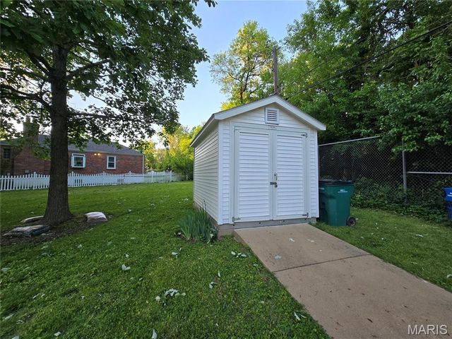 2336 Rockdale Avenue, St Louis, MO 63121