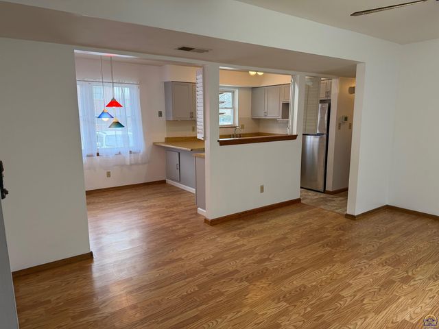 5462 SW 12th Ter Apt 1, Topeka, KS 66604