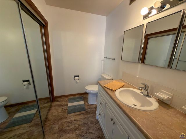 5462 SW 12th Ter Apt 1, Topeka, KS 66604