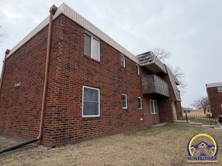 5462 SW 12th Ter Apt 1, Topeka, KS 66604
