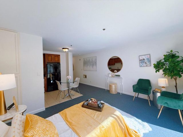 324 Catalpa Street 206, San Mateo, CA 94401