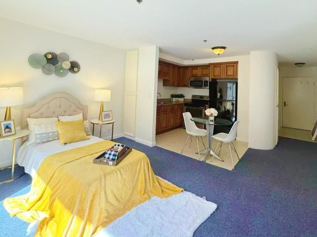 324 Catalpa Street 206, San Mateo, CA 94401