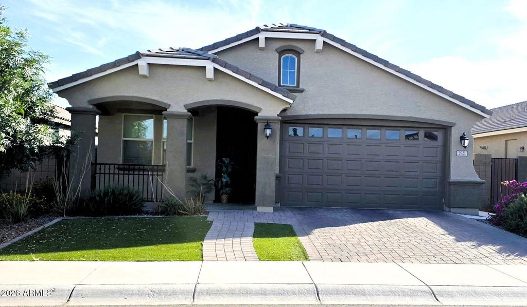 2921 W BRIDGER Drive, San Tan Valley, AZ 85144 — exterior