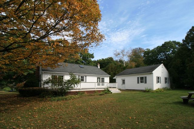 28 South Street, Easthampton, MA 01027