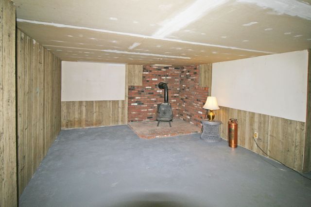 28 South Street, Easthampton, MA 01027