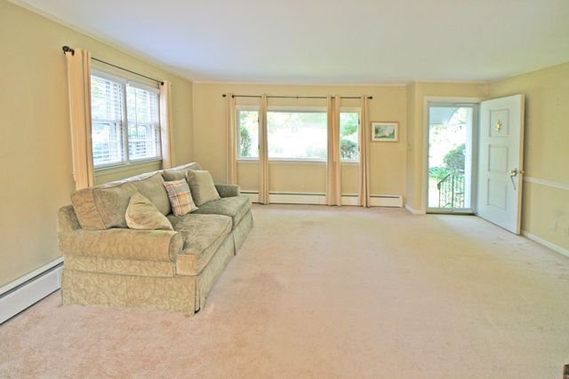 28 South Street, Easthampton, MA 01027