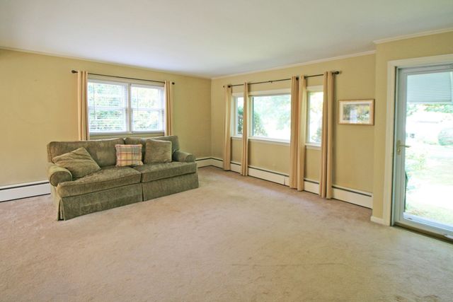 28 South Street, Easthampton, MA 01027