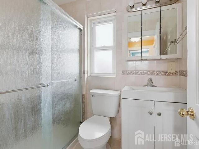 25 Langley Place, New Brunswick, NJ 08901