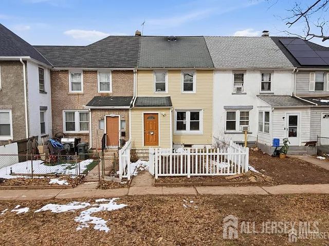25 Langley Place, New Brunswick, NJ 08901