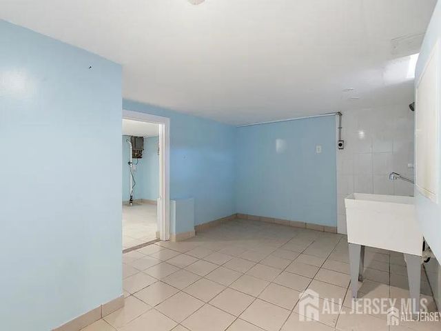 25 Langley Place, New Brunswick, NJ 08901