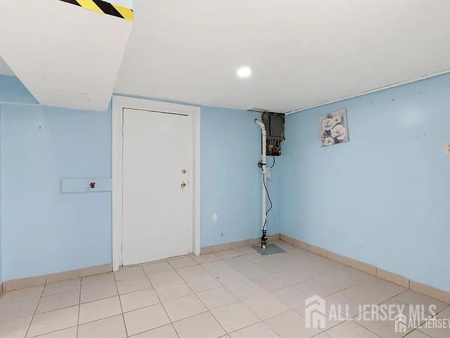 25 Langley Place, New Brunswick, NJ 08901